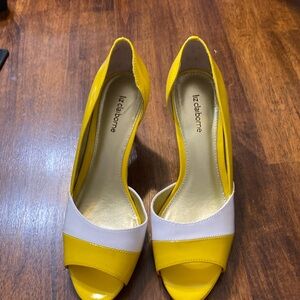 Vintage Liz Claiborne Feisty Color-block 3 inch heel, peep-toe. Sz. 8.5